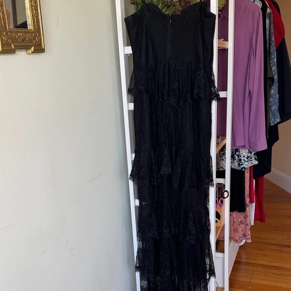 Elegant Black Lace Dress - Picture 8 of 10